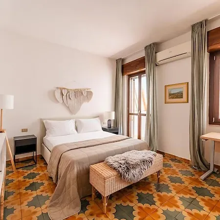 Scarlatti Family Nest *
