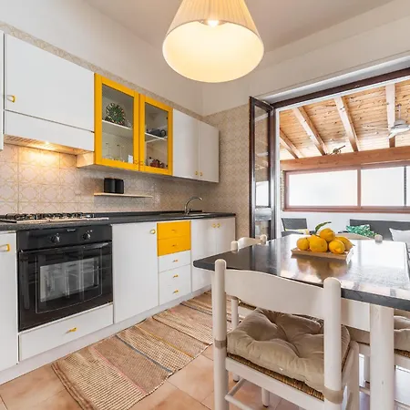 Scarlatti Family Nest *